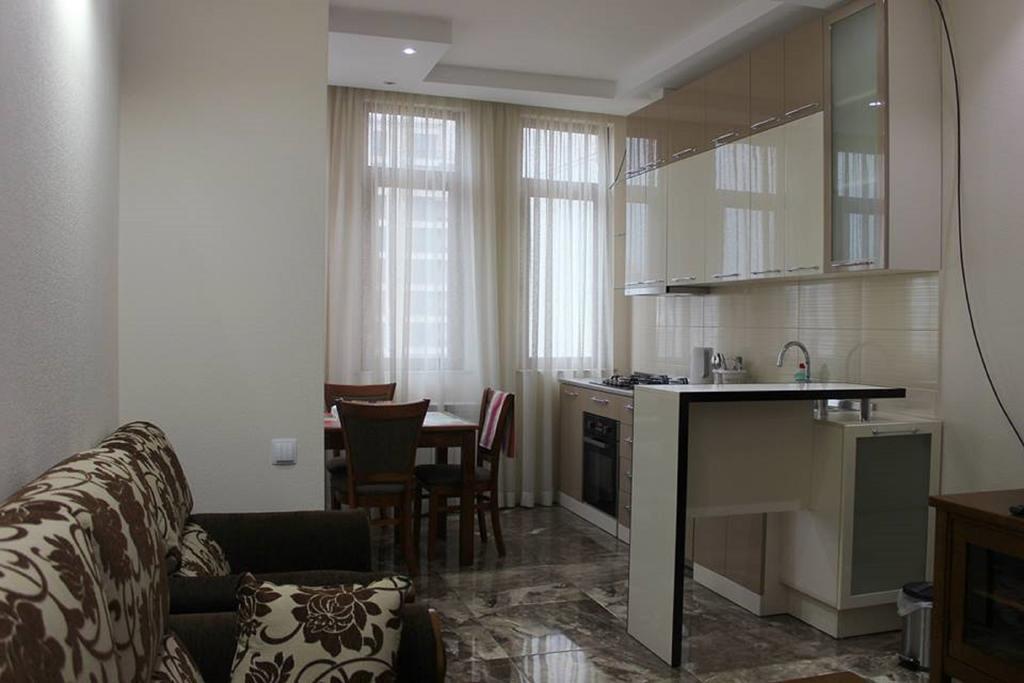 Apartment On Rustaveli 17 Batumi Zewnętrze zdjęcie